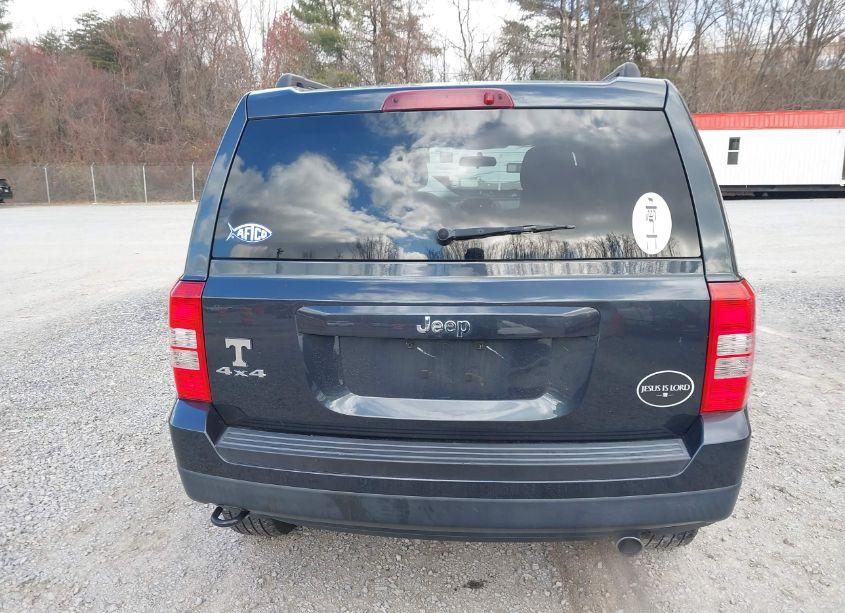 Photo 16 of 2015 Jeep Patriot SPORT (VIN 1C4NJRBBXFD248912)
