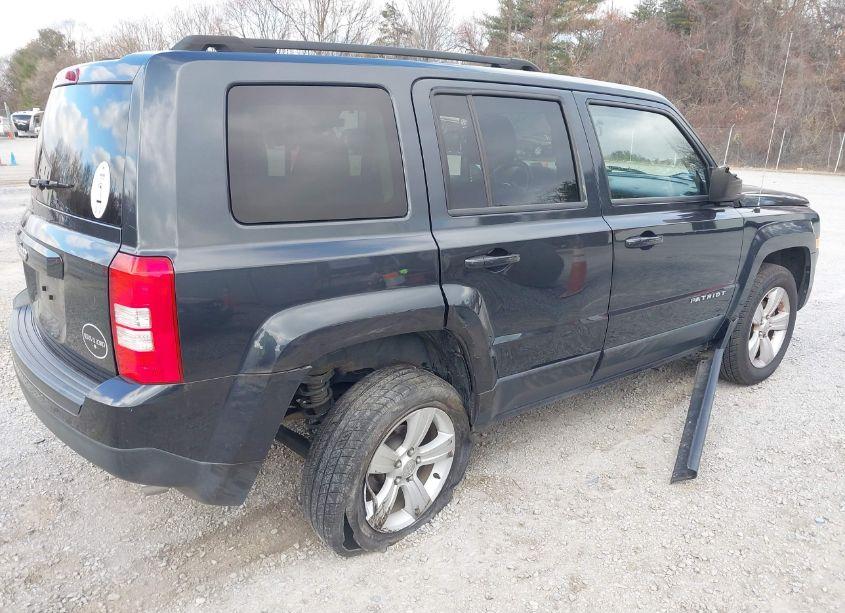 Photo 4 of 2015 Jeep Patriot SPORT (VIN 1C4NJRBBXFD248912)