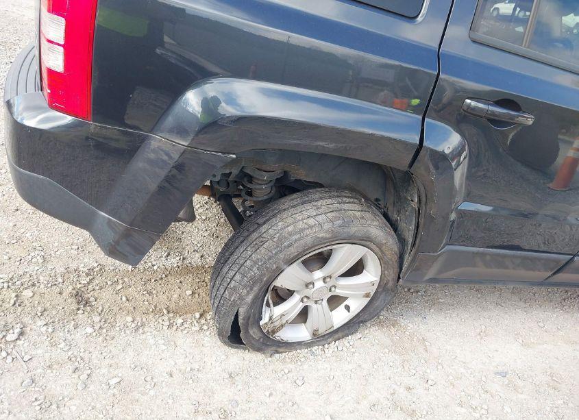 Photo 6 of 2015 Jeep Patriot SPORT (VIN 1C4NJRBBXFD248912)