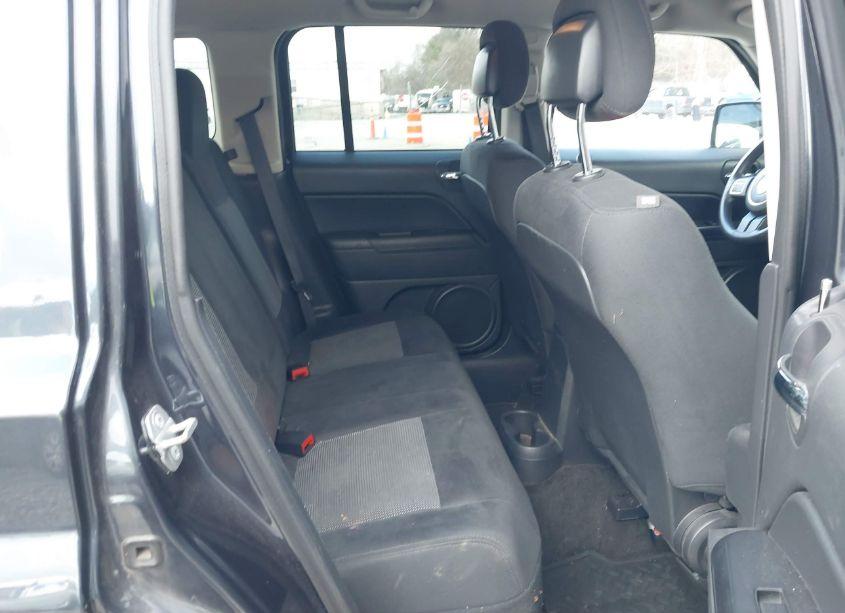 Photo 8 of 2015 Jeep Patriot SPORT (VIN 1C4NJRBBXFD248912)