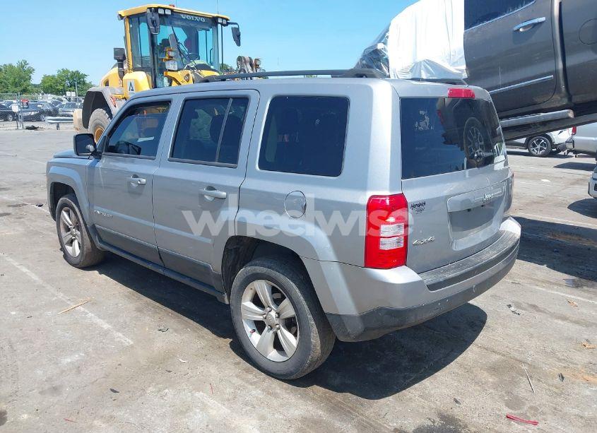 Photo 3 of 2015 Jeep Patriot SPORT (VIN 1C4NJRBBXFD291890)