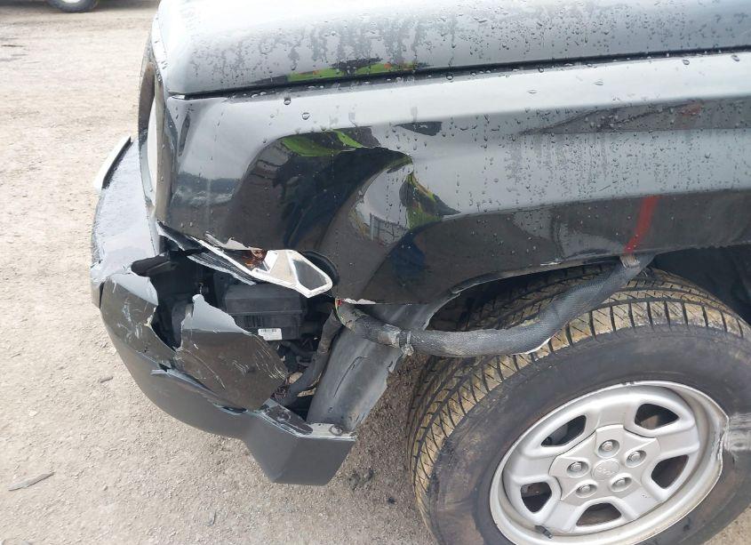 Photo 6 of 2015 Jeep Patriot SPORT (VIN 1C4NJRBBXFD412434)