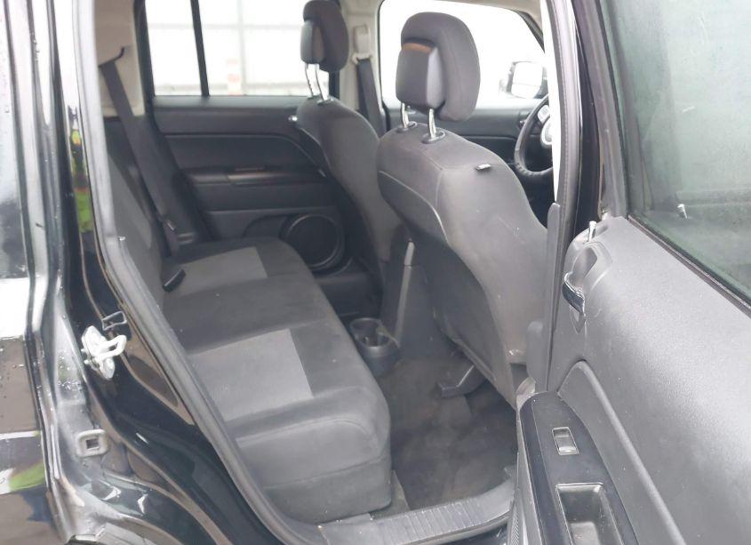 Photo 8 of 2015 Jeep Patriot SPORT (VIN 1C4NJRBBXFD412434)