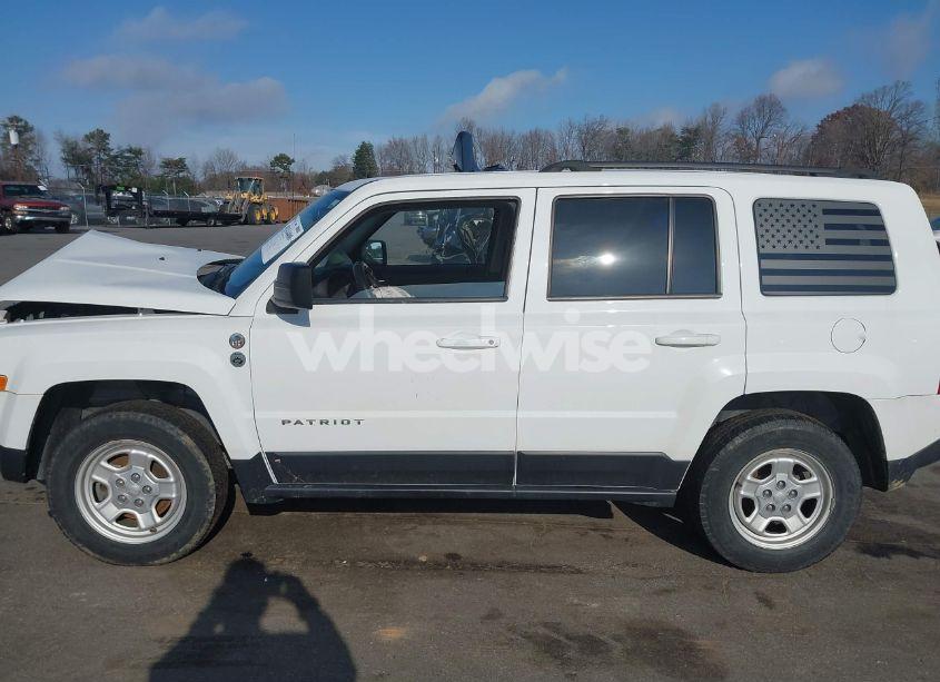 Photo 14 of 2016 Jeep Patriot SPORT (VIN 1C4NJRBBXGD788777)