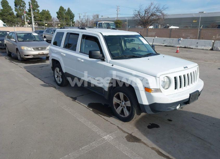 2015 Jeep Patriot LIMITED (VIN 1C4NJRCB0FD188394) main photo
