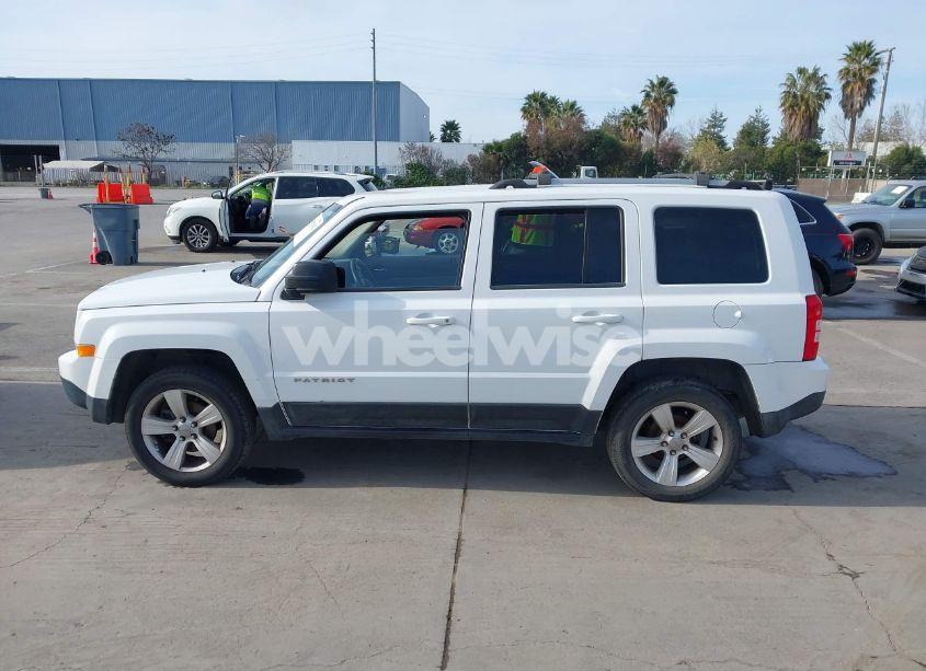 Photo 14 of 2015 Jeep Patriot LIMITED (VIN 1C4NJRCB0FD188394)