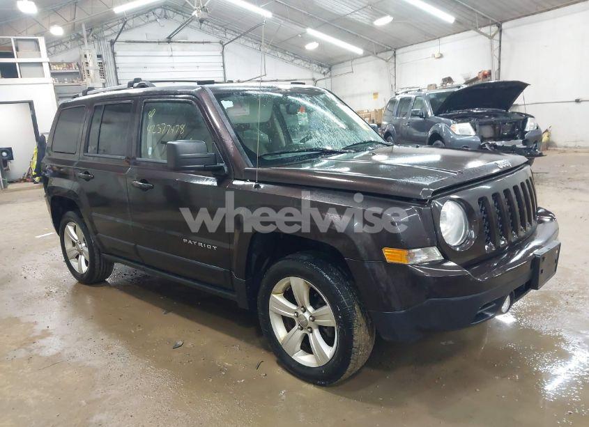 2014 Jeep Patriot LIMITED (VIN 1C4NJRCB2ED728844) main photo