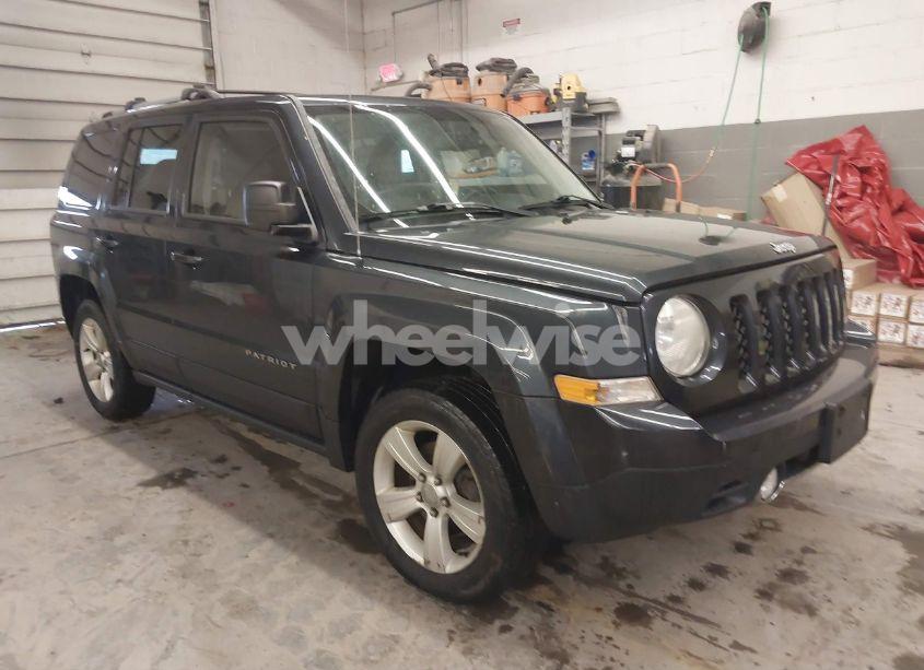 2014 Jeep Patriot LIMITED (VIN 1C4NJRCB7ED684811) main photo