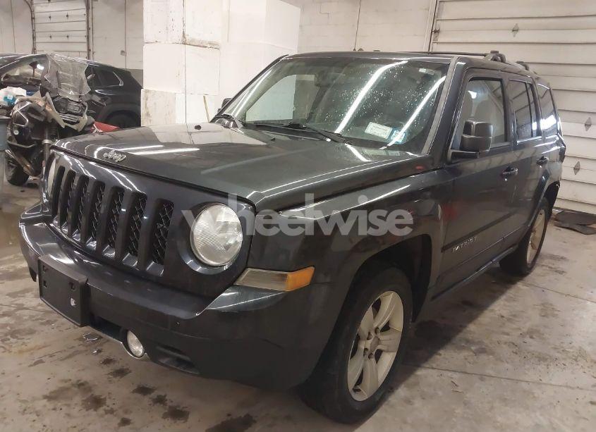 Photo 2 of 2014 Jeep Patriot LIMITED (VIN 1C4NJRCB7ED684811)
