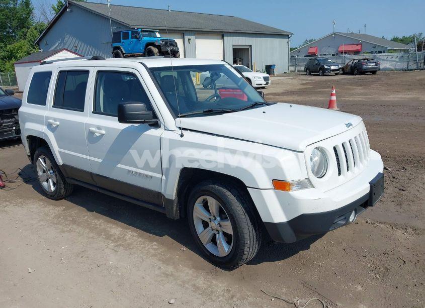 2013 Jeep Patriot LIMITED (VIN 1C4NJRCB8DD240450) main photo