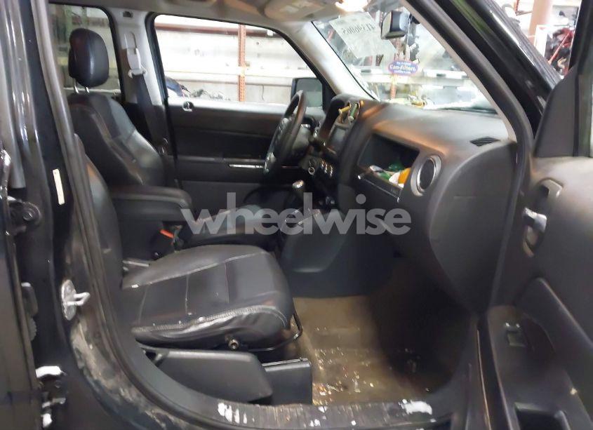 Photo 5 of 2014 Jeep Patriot LIMITED (VIN 1C4NJRCB8ED910340)