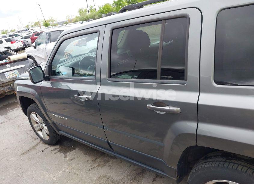 Photo 14 of 2013 Jeep Patriot LATITUDE (VIN 1C4NJRFB0DD248795)