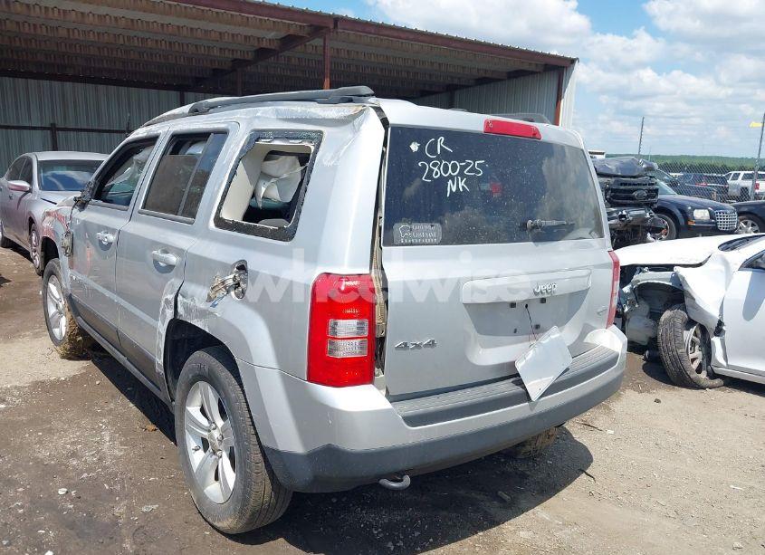 Photo 3 of 2014 Jeep Patriot LATITUDE (VIN 1C4NJRFB0ED549410)