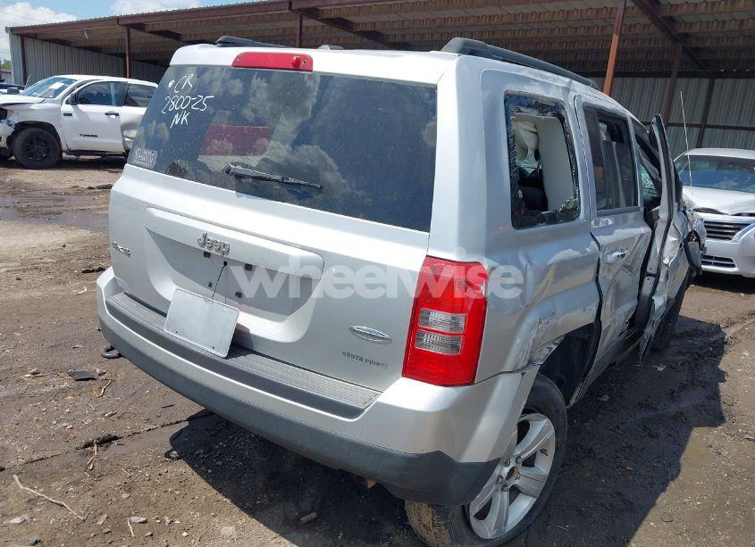 Photo 4 of 2014 Jeep Patriot LATITUDE (VIN 1C4NJRFB0ED549410)