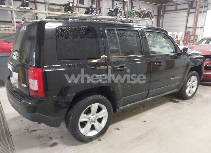 Photo 4 of 2014 Jeep Patriot LATITUDE (VIN 1C4NJRFB0ED718664)
