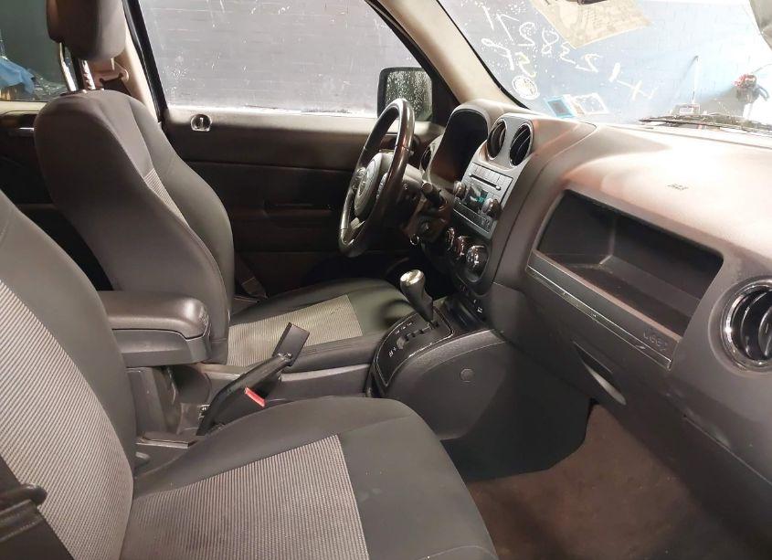 Photo 5 of 2014 Jeep Patriot LATITUDE (VIN 1C4NJRFB0ED809823)