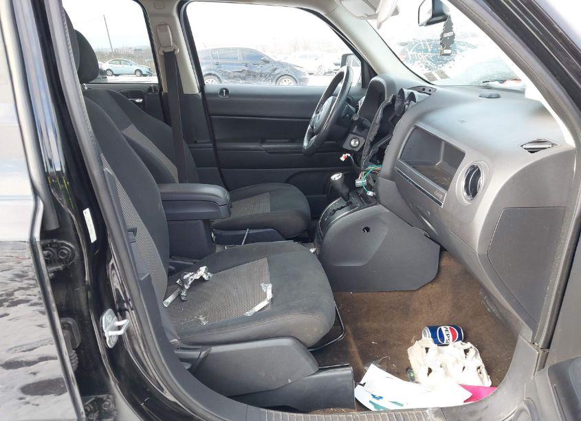 Photo 5 of 2014 Jeep Patriot LATITUDE (VIN 1C4NJRFB0ED904527)