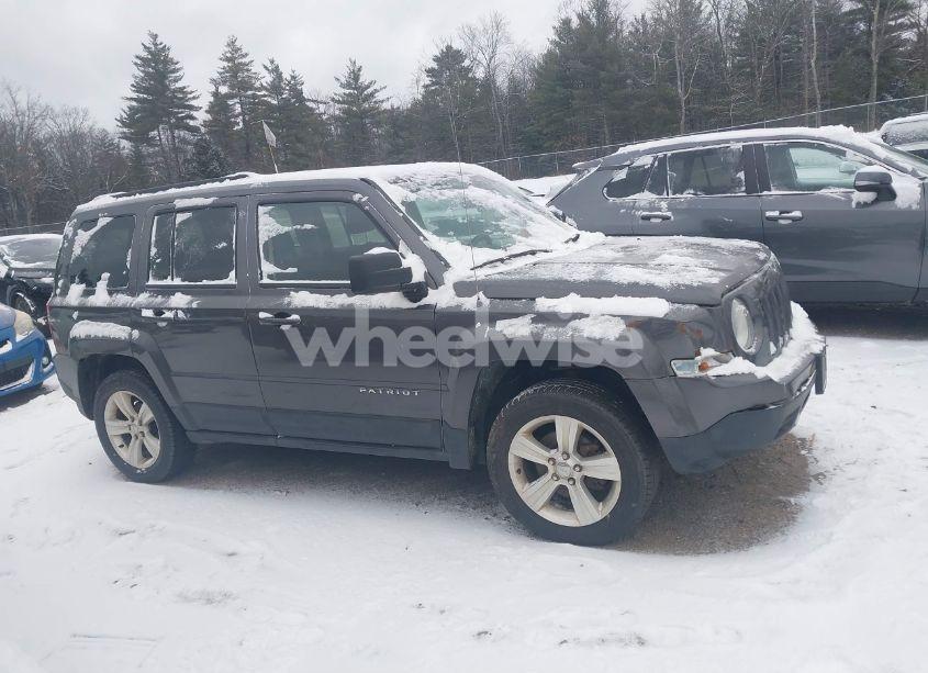 Photo 13 of 2015 Jeep Patriot LATITUDE (VIN 1C4NJRFB0FD184101)