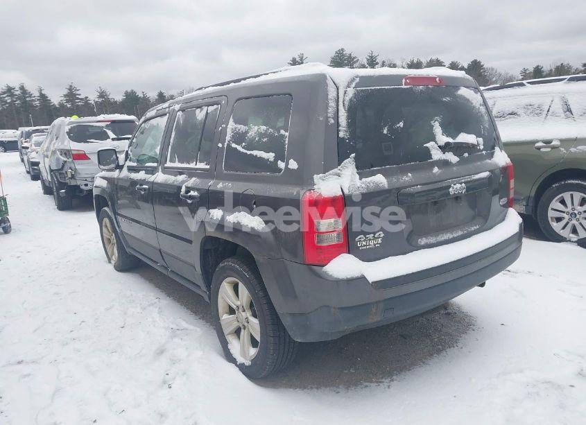 Photo 3 of 2015 Jeep Patriot LATITUDE (VIN 1C4NJRFB0FD184101)