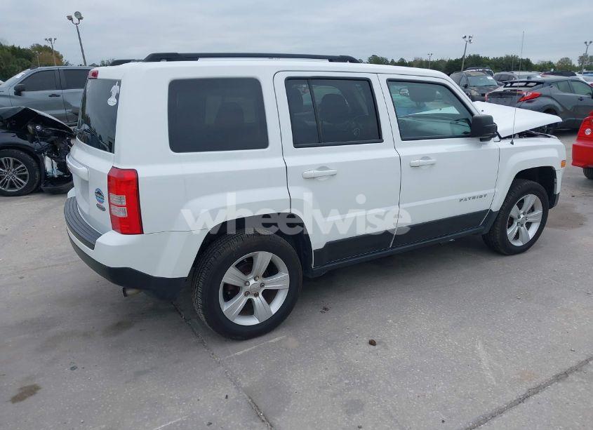 Photo 4 of 2016 Jeep Patriot LATITUDE (VIN 1C4NJRFB0GD523196)