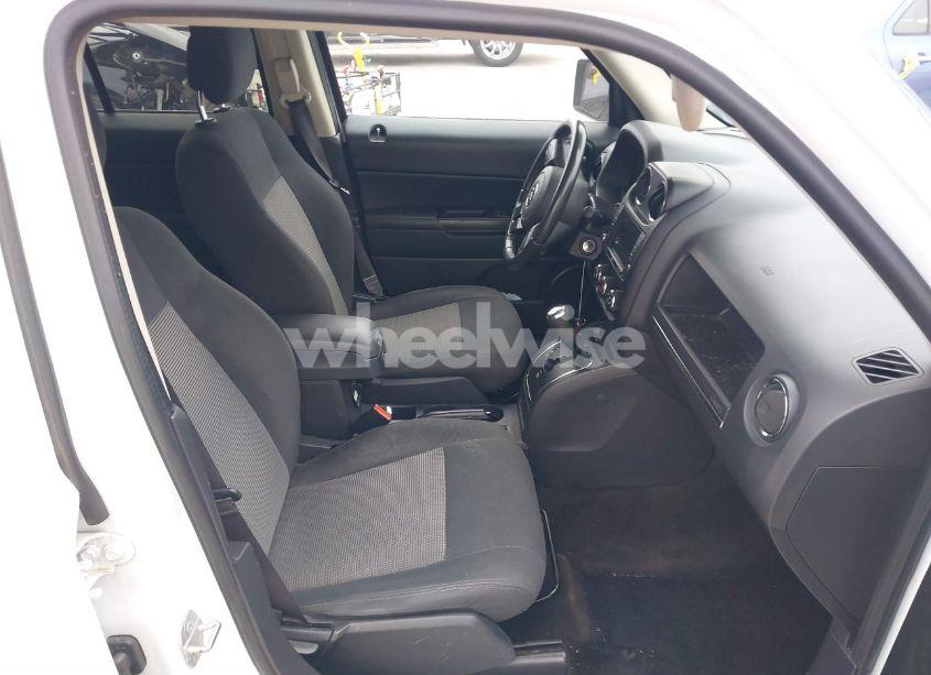 Photo 5 of 2016 Jeep Patriot LATITUDE (VIN 1C4NJRFB0GD523196)