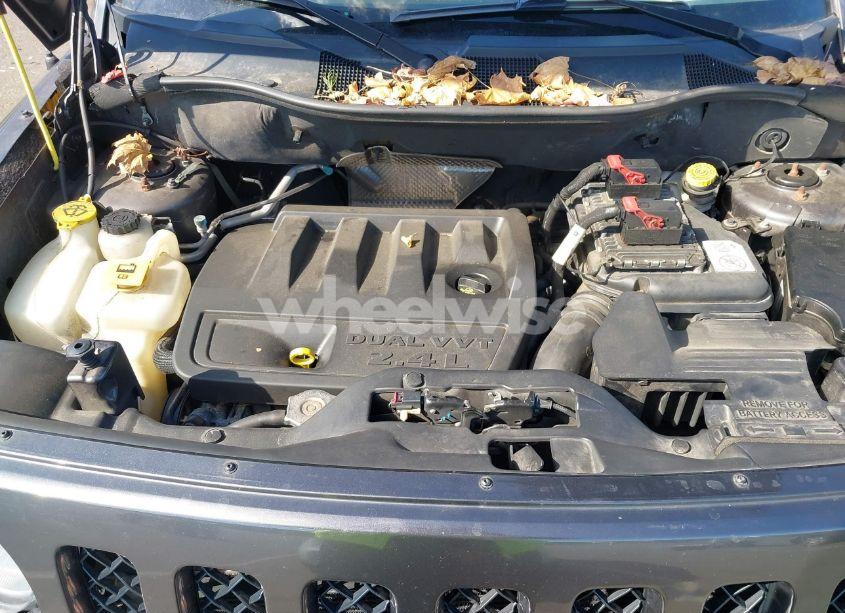 Photo 10 of 2016 Jeep Patriot HIGH ALTITUDE EDITION (VIN 1C4NJRFB0GD524011)