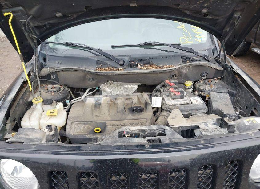 Photo 10 of 2016 Jeep Patriot HIGH ALTITUDE EDITION (VIN 1C4NJRFB0GD610872)