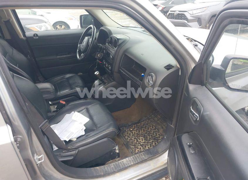 Photo 5 of 2016 Jeep Patriot HIGH ALTITUDE EDITION (VIN 1C4NJRFB0GD733863)