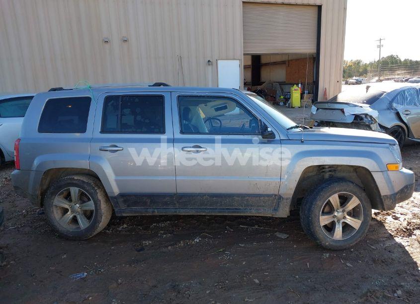 Photo 13 of 2017 Jeep Patriot HIGH ALTITUDE 4X4 (VIN 1C4NJRFB0HD176230)