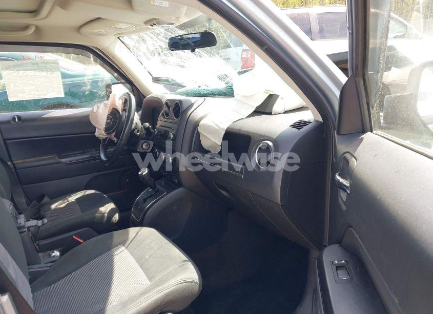 Photo 5 of 2013 Jeep Patriot LATITUDE (VIN 1C4NJRFB1DD174545)