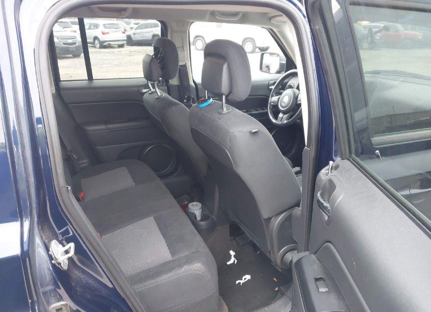 Photo 8 of 2014 Jeep Patriot LATITUDE (VIN 1C4NJRFB1ED540781)