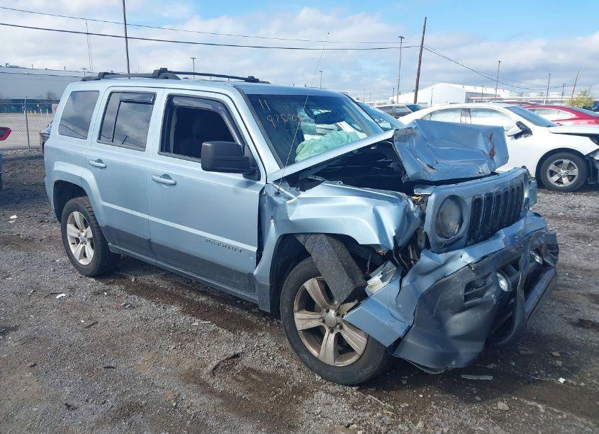2014 Jeep Patriot LATITUDE (VIN 1C4NJRFB1ED546497) main photo
