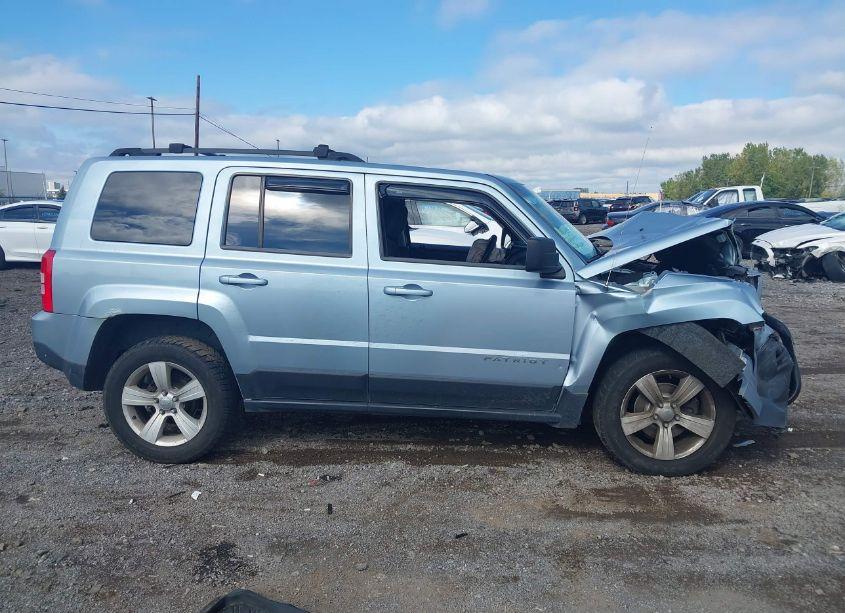 Photo 12 of 2014 Jeep Patriot LATITUDE (VIN 1C4NJRFB1ED546497)