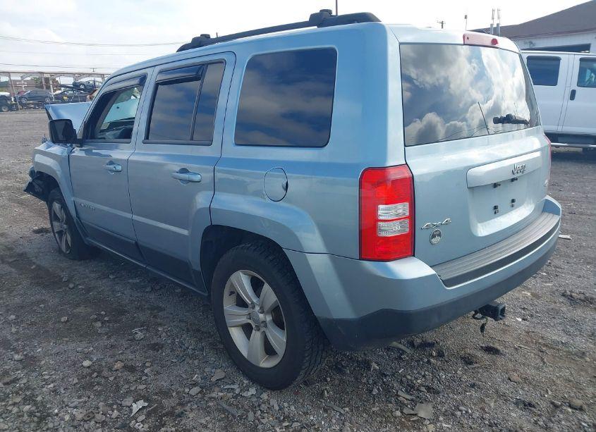 Photo 3 of 2014 Jeep Patriot LATITUDE (VIN 1C4NJRFB1ED546497)