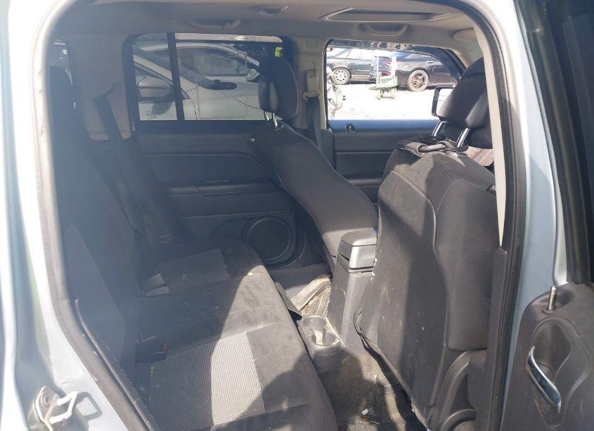 Photo 8 of 2014 Jeep Patriot LATITUDE (VIN 1C4NJRFB1ED546497)