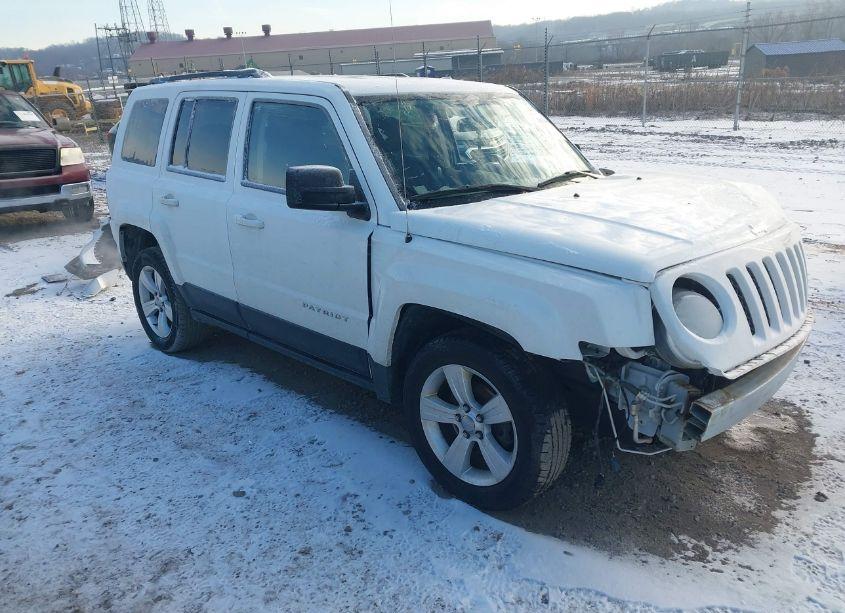 2014 Jeep Patriot LATITUDE (VIN 1C4NJRFB1ED627743) main photo