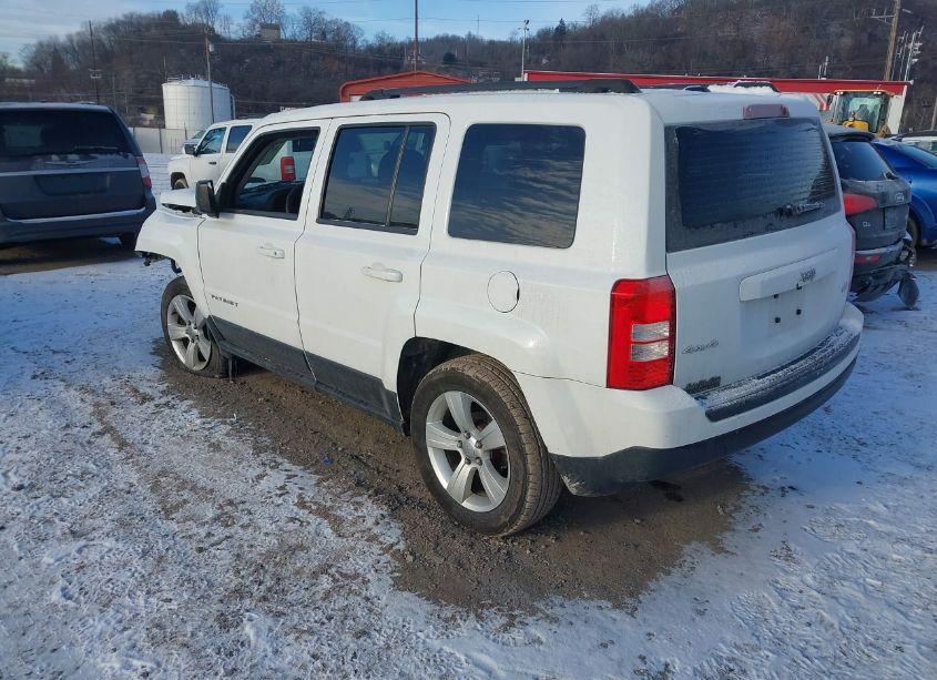 Photo 3 of 2014 Jeep Patriot LATITUDE (VIN 1C4NJRFB1ED627743)