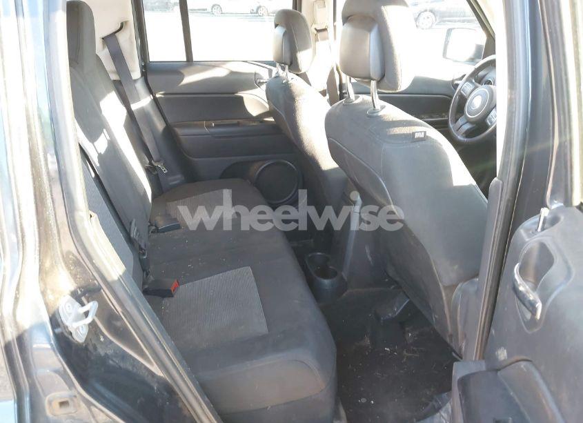 Photo 8 of 2014 Jeep Patriot LATITUDE (VIN 1C4NJRFB1ED670611)