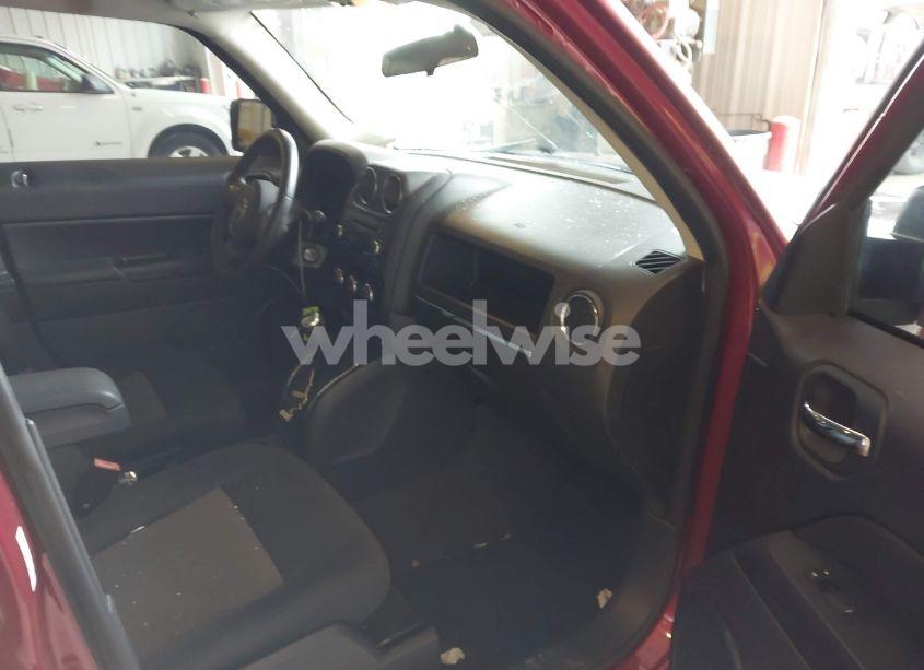 Photo 5 of 2014 Jeep Patriot LATITUDE (VIN 1C4NJRFB1ED713506)