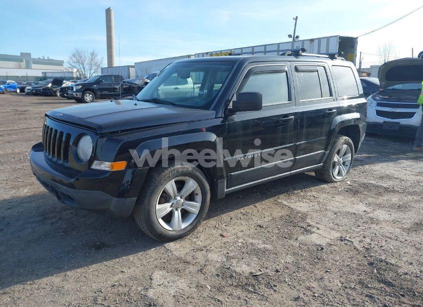 Photo 2 of 2014 Jeep Patriot LATITUDE (VIN 1C4NJRFB1ED761183)