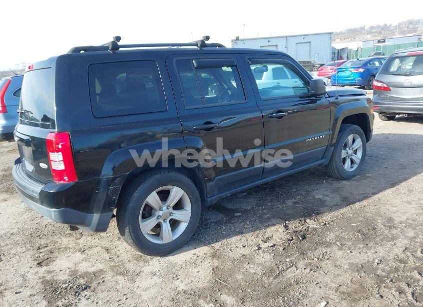 Photo 4 of 2014 Jeep Patriot LATITUDE (VIN 1C4NJRFB1ED761183)