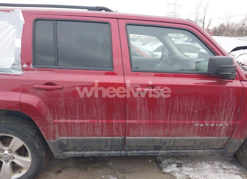 Photo 13 of 2014 Jeep Patriot LATITUDE (VIN 1C4NJRFB1ED810754)