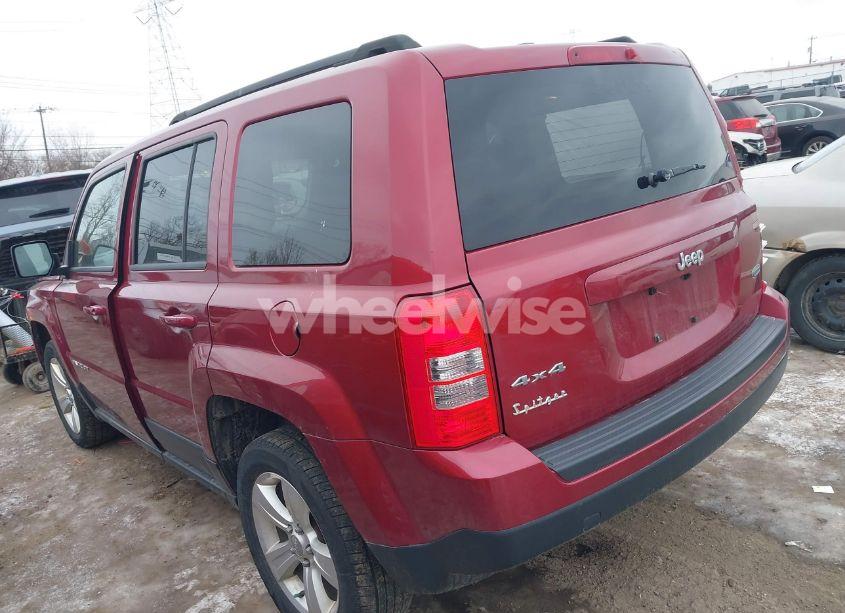Photo 3 of 2014 Jeep Patriot LATITUDE (VIN 1C4NJRFB1ED810754)