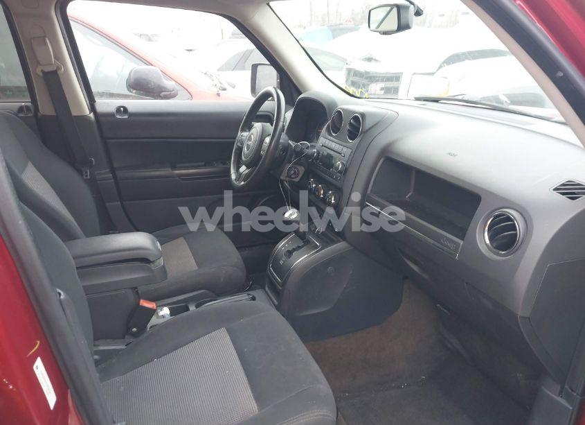 Photo 5 of 2014 Jeep Patriot LATITUDE (VIN 1C4NJRFB1ED810754)