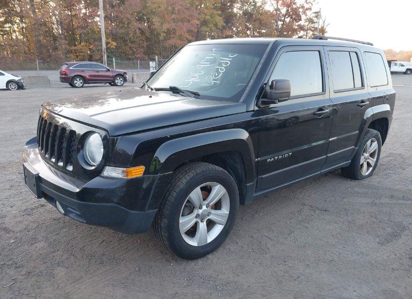 Photo 2 of 2014 Jeep Patriot LATITUDE (VIN 1C4NJRFB1ED898320)