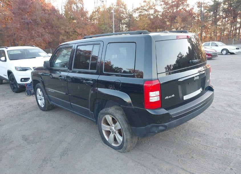 Photo 3 of 2014 Jeep Patriot LATITUDE (VIN 1C4NJRFB1ED898320)