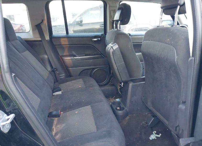 Photo 8 of 2014 Jeep Patriot LATITUDE (VIN 1C4NJRFB1ED898320)