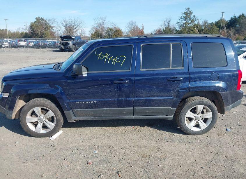 Photo 14 of 2014 Jeep Patriot LATITUDE (VIN 1C4NJRFB1ED910918)