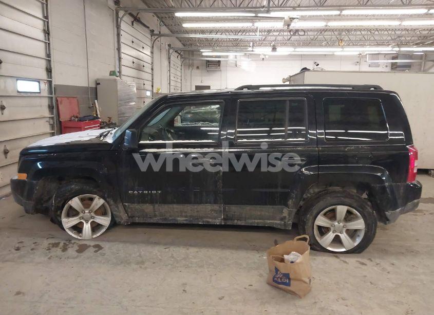 Photo 14 of 2015 Jeep Patriot LATITUDE (VIN 1C4NJRFB1FD244922)