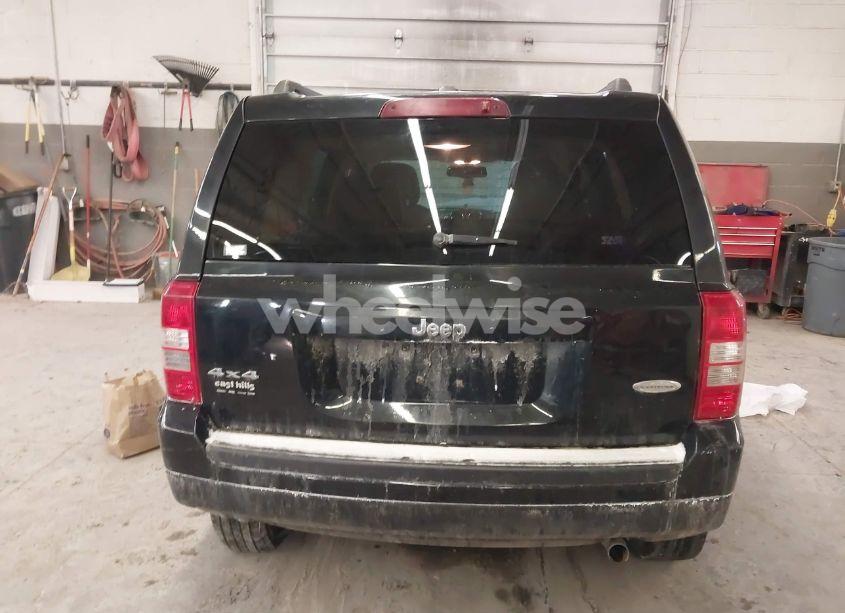 Photo 16 of 2015 Jeep Patriot LATITUDE (VIN 1C4NJRFB1FD244922)
